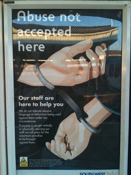Allerdings Orwellsches Plakat in einer Bahnstation der South West Trains
